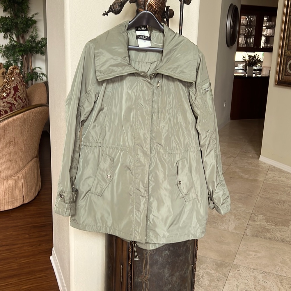 BRAND NEW RALPH LAUREN WATER-RESISTANT HOODED WINDBREAKER